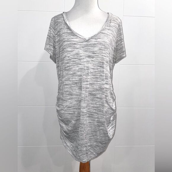 Maternity gray v neck stretch t shirt - Picture 1 of 5